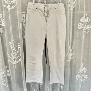White Abercrombie Ankle Jeans🌶